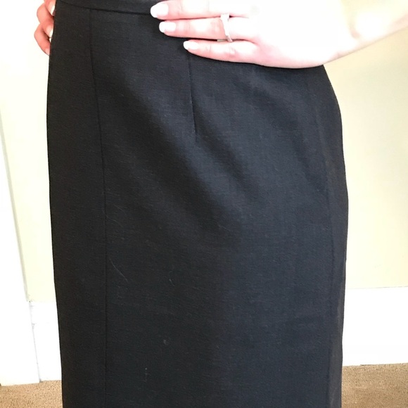 Ann Taylor Skirt Size 4 - Picture 4 of 7